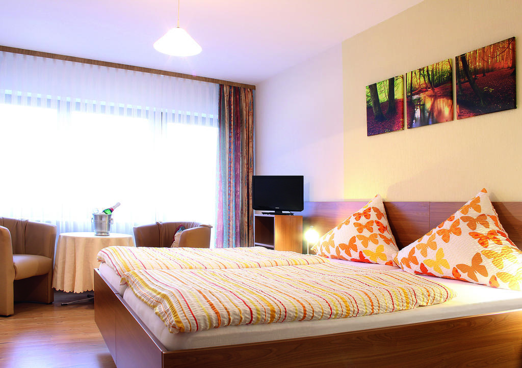 Saaletal Pension & Ferienwohnungen Bad Bocklet Kamer foto